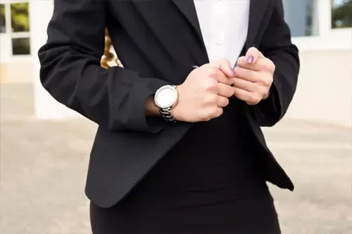 تطبیق ساعت و لباس با مناسبتها