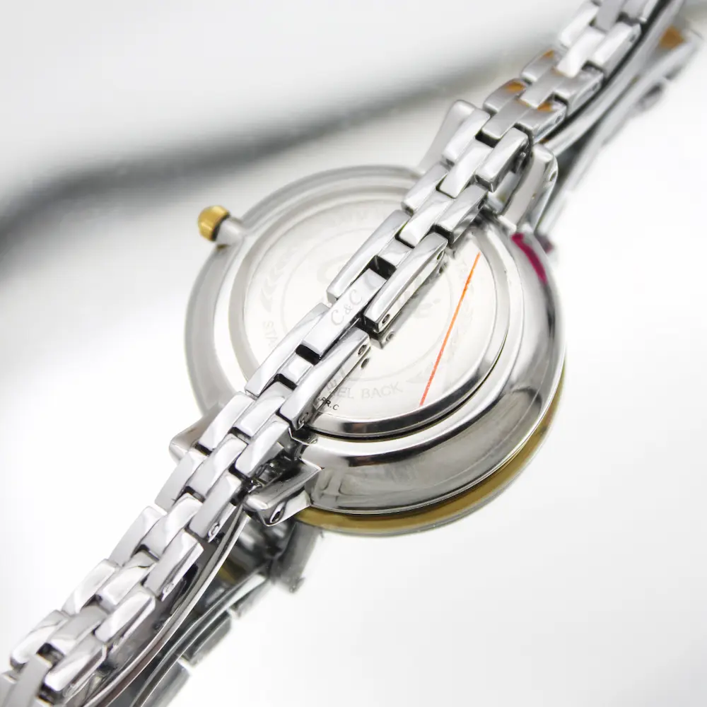 ساعت مچی عقربه ای زنانه سی اند سی مدل 1322