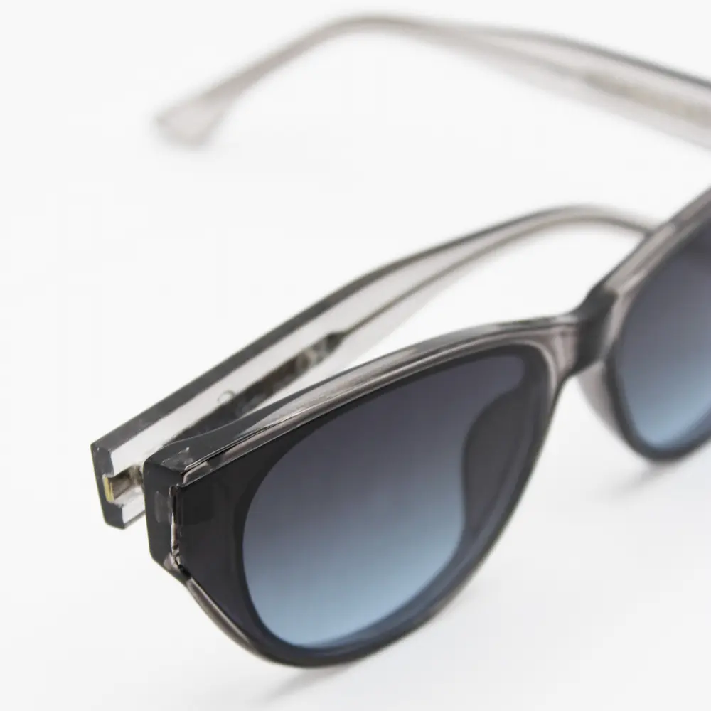 عینک آفتابی زنانه کارتیر مدل 58201