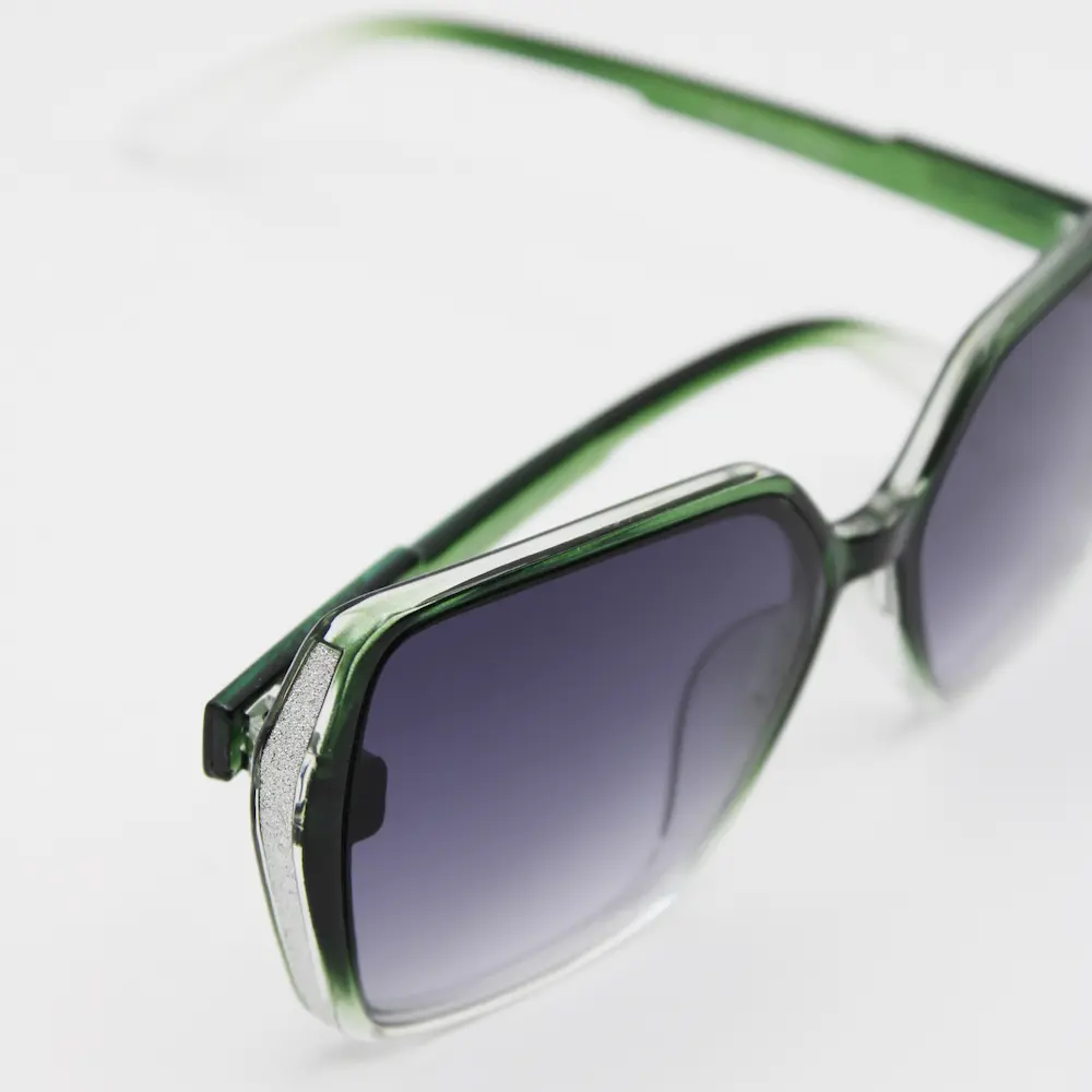 عینک آفتابی زنانه جیمی چو مدل 5801