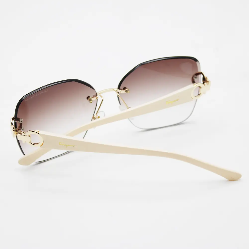 عینک آفتابی زنانه سالواتور فراگامو مدل 50034