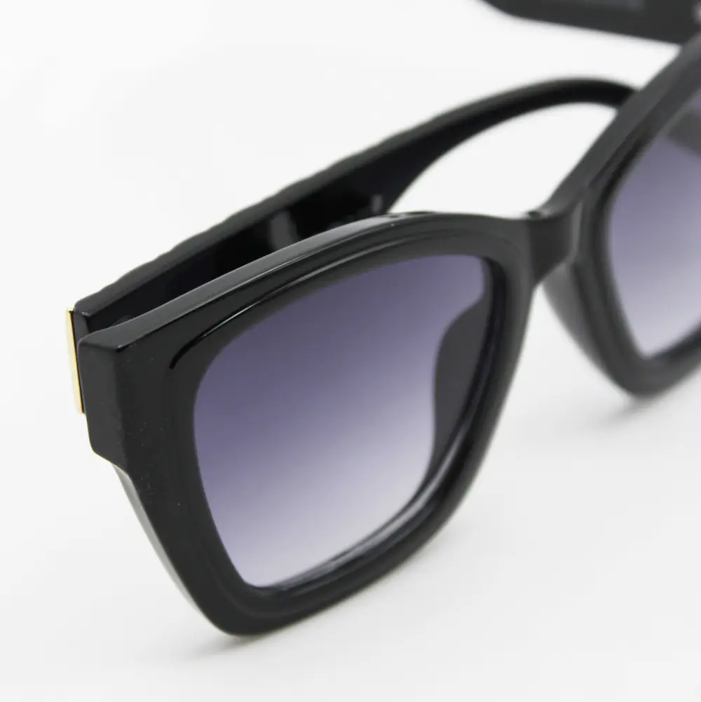 عینک آفتابی زنانه شنل مدل 89032