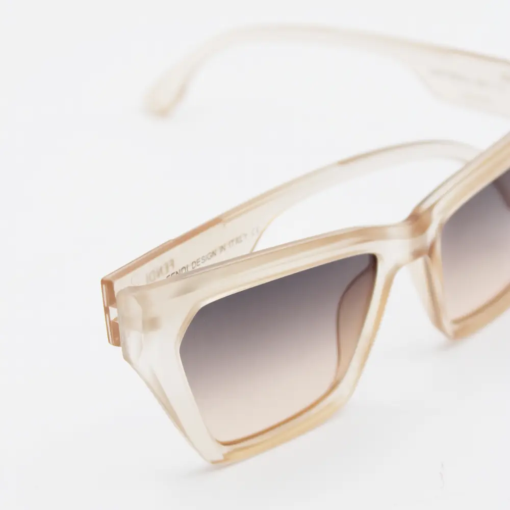 عینک آفتابی زنانه فندی مدل 6001