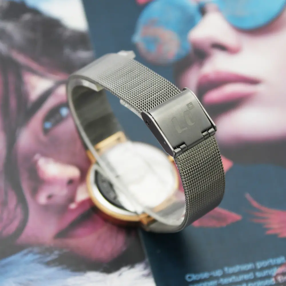 ساعت مچی عقربه ای زنانه لی کانر مدل 04117