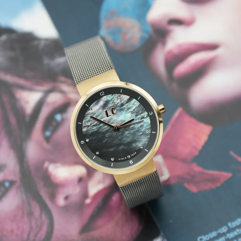 ساعت مچی عقربه ای زنانه لی کانر مدل 04117