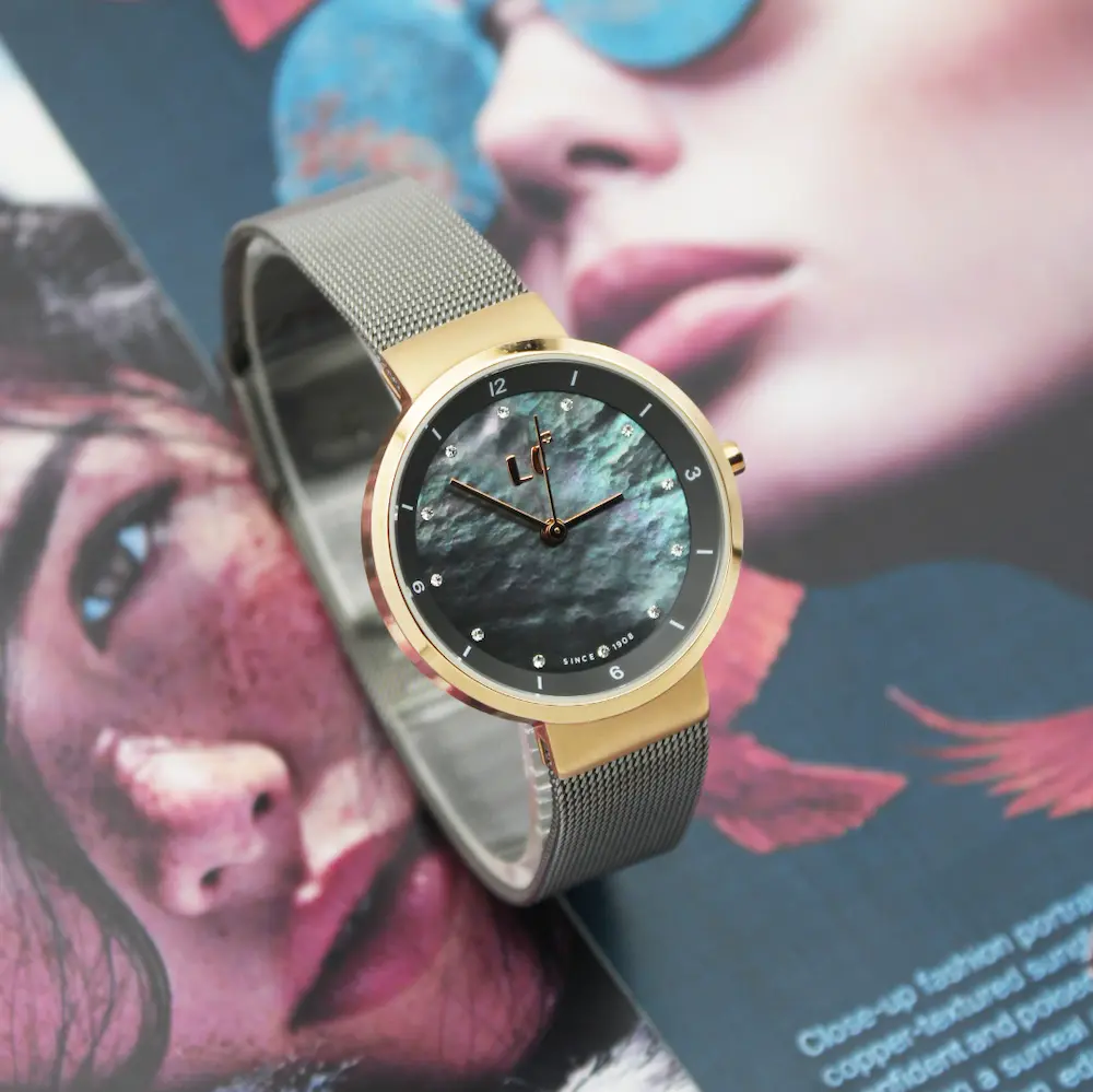 ساعت مچی عقربه ای زنانه لی کانر مدل 04117