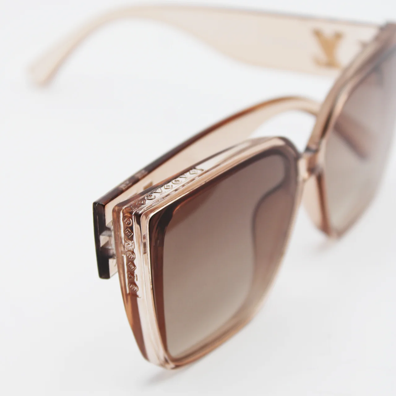 عینک آفتابی زنانه لویی ویتون (Louis Vuitton) مدل 5841