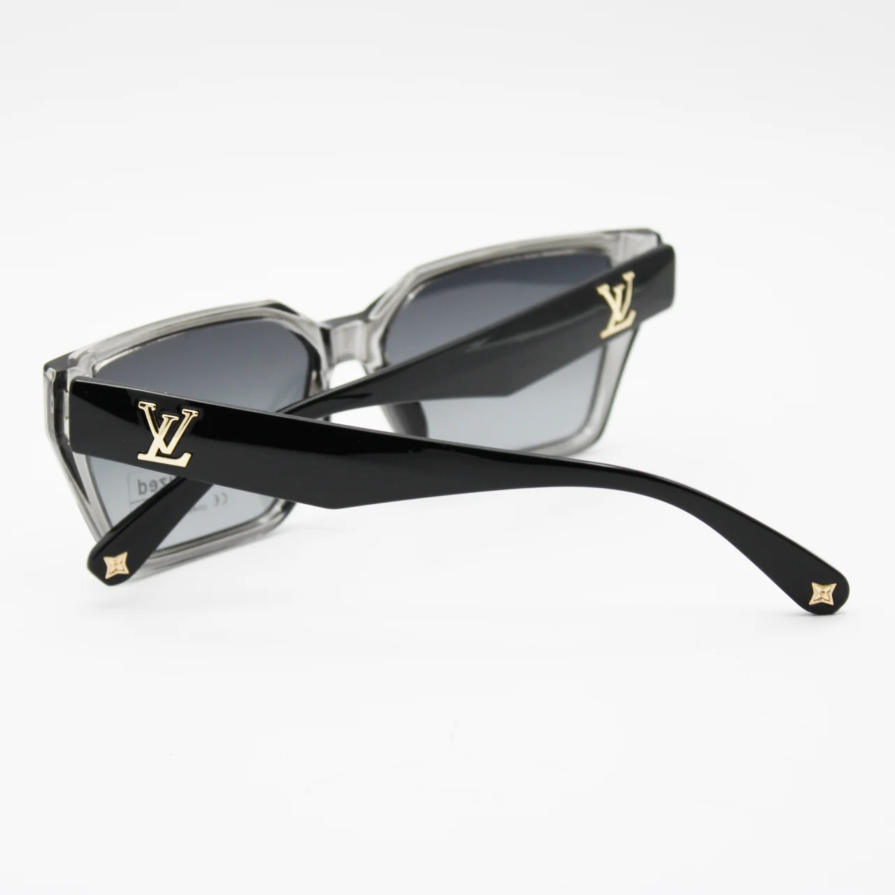 عینک آفتابی زنانه لویی ویتون (Louis Vuitton) مدل 8838