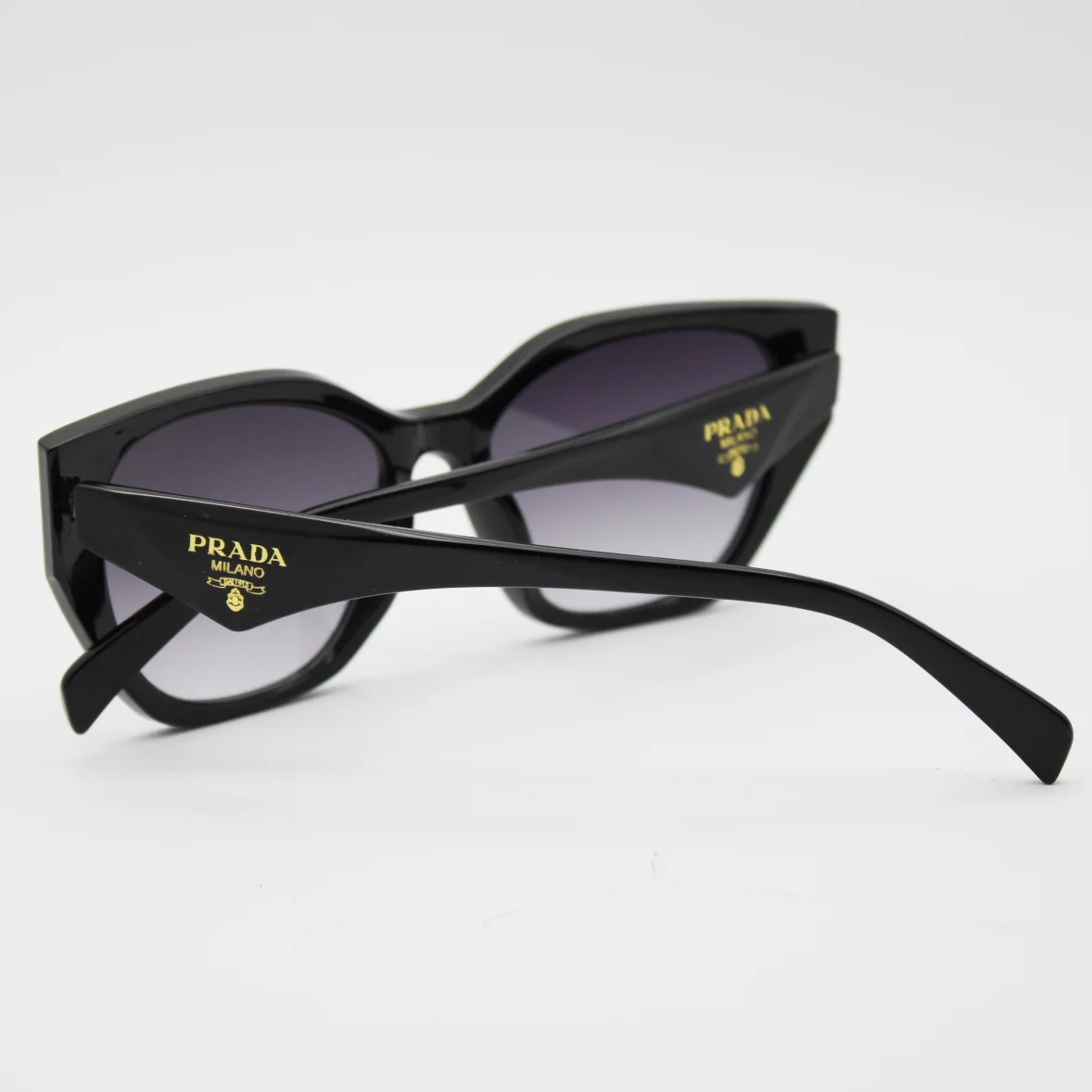 عینک آفتابی زنانه پرادا (Prada) مدل 2001