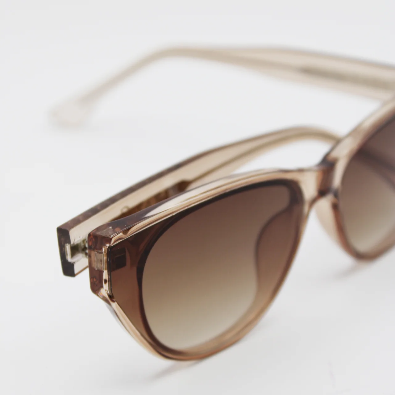 عینک آفتابی زنانه کارتیر (Cartier) مدل 58201