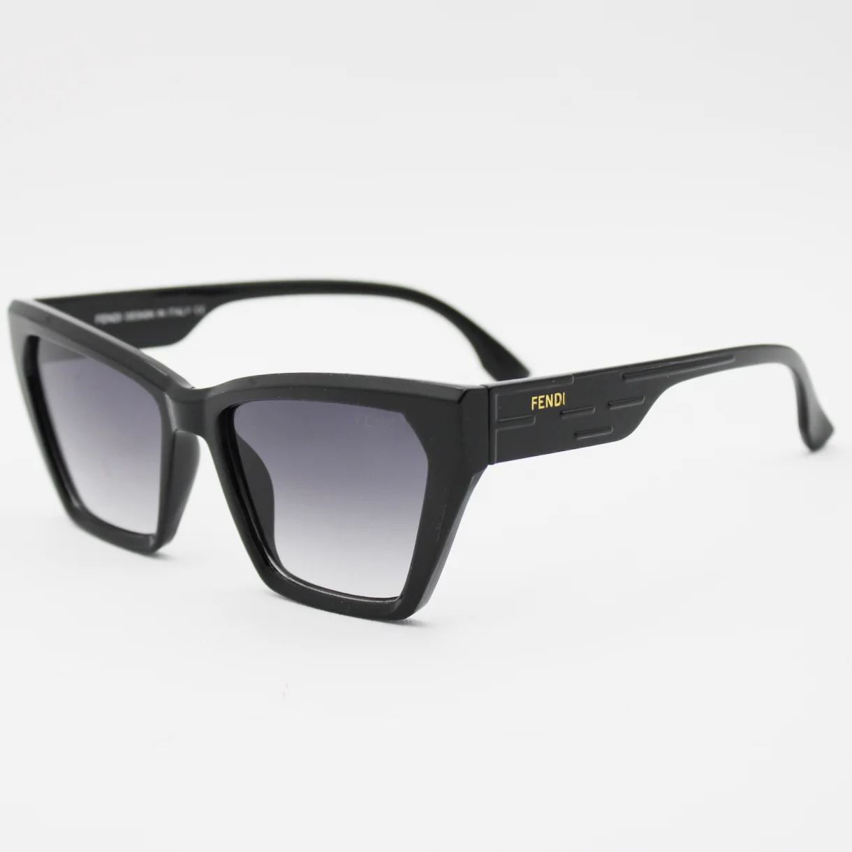 عینک آفتابی زنانه فندی (Fendi) مدل 6001