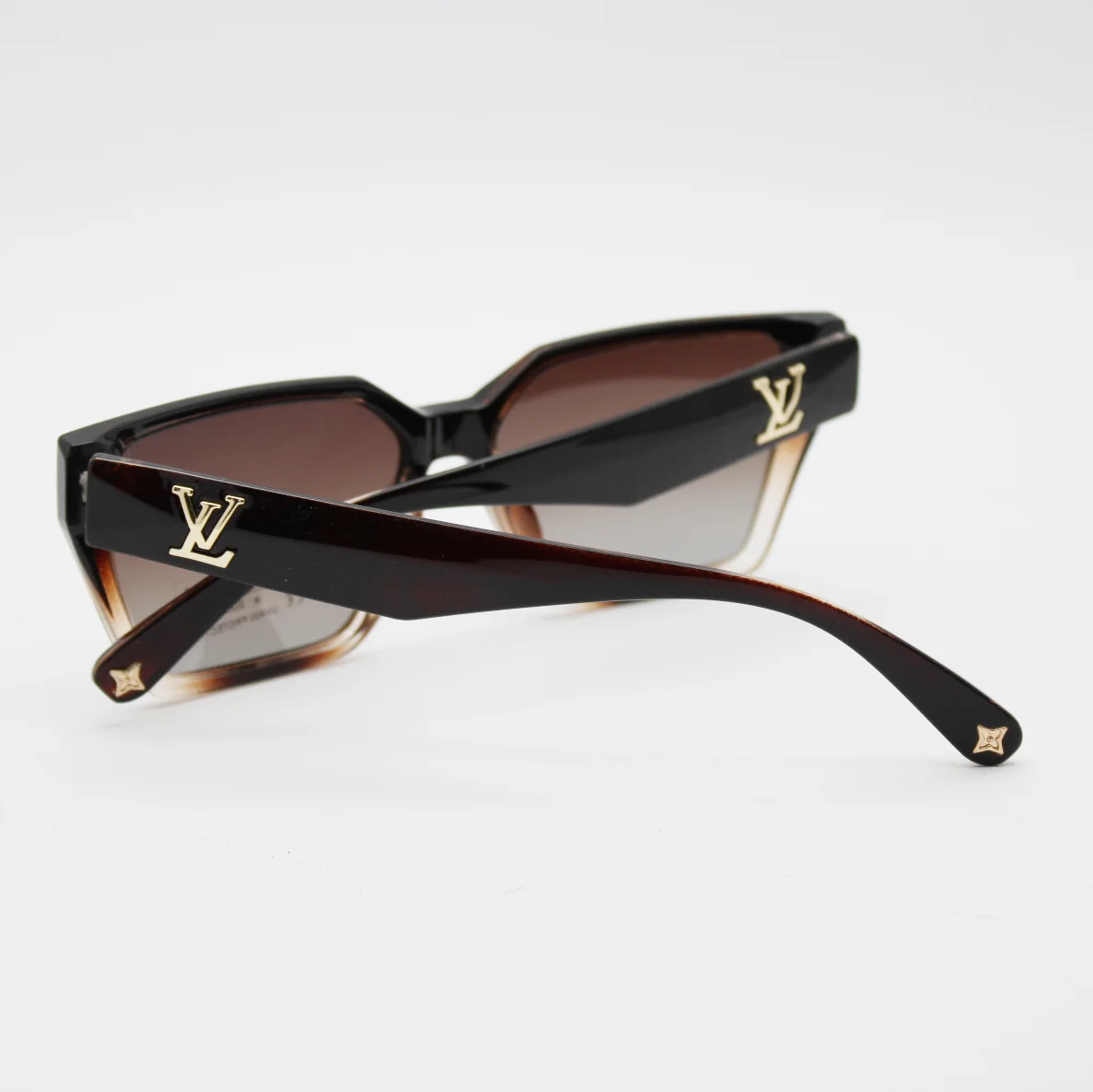 عینک آفتابی زنانه لویی ویتون (Louis Vuitton) مدل 2322