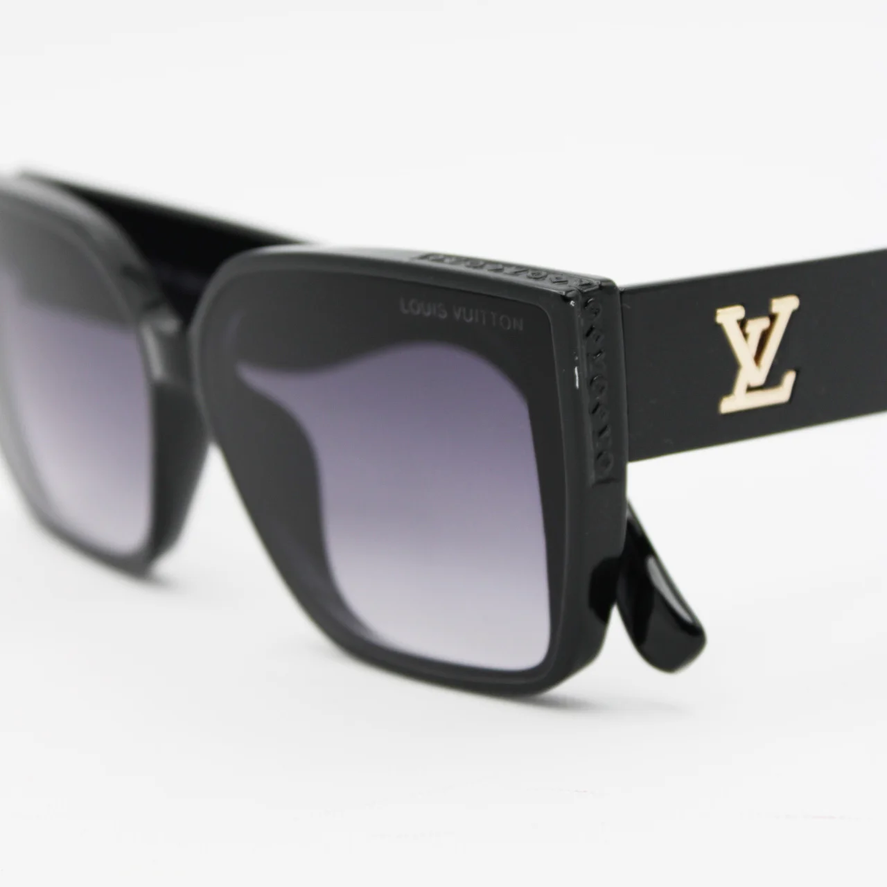 عینک آفتابی زنانه لویی ویتون (Louis vuitton) مدل 5841
