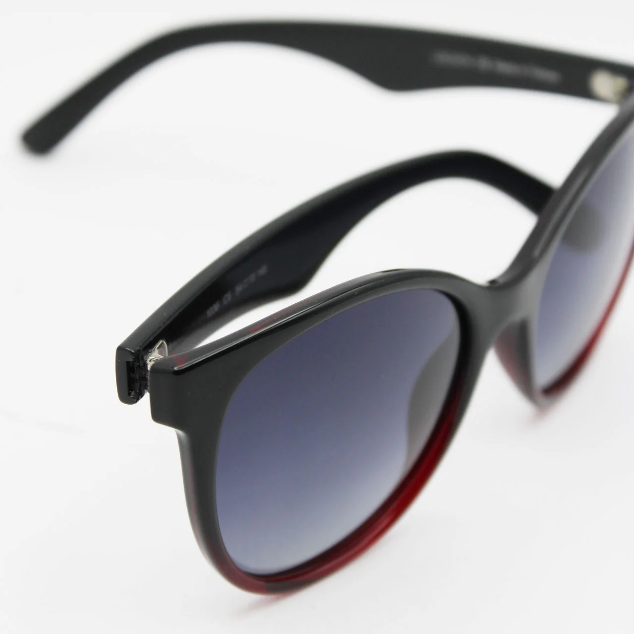 عینک آفتابی زنانه لژیون (Legion) مدل 1036