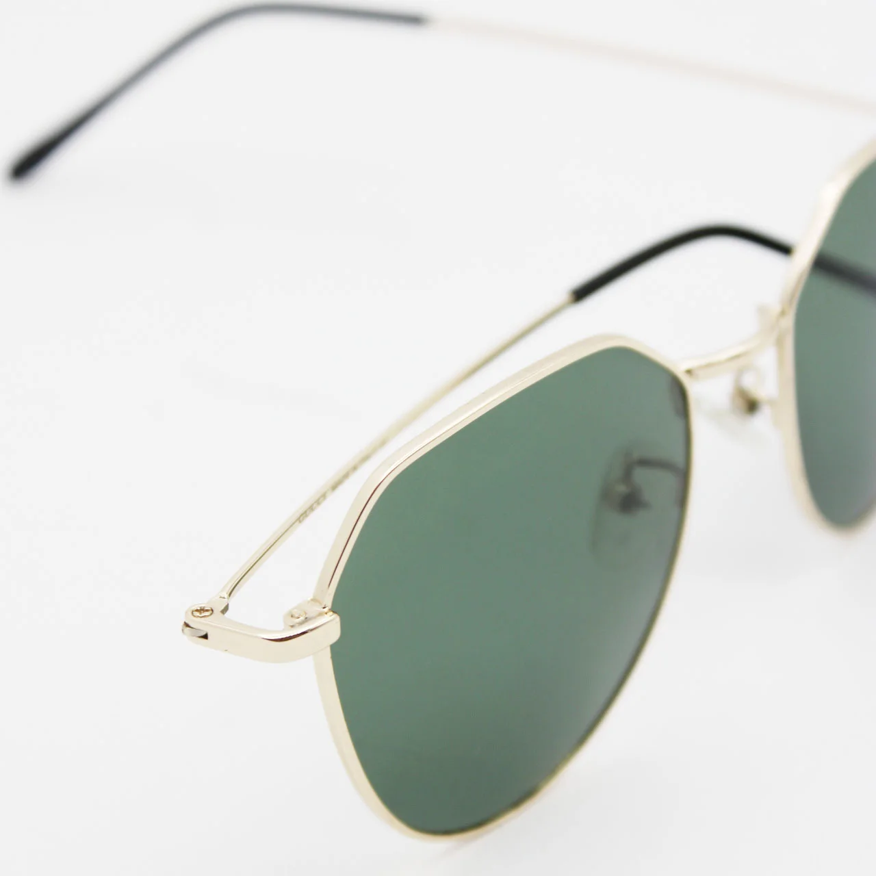 عینک آفتابی گوچی (Gucci) مدل 1908